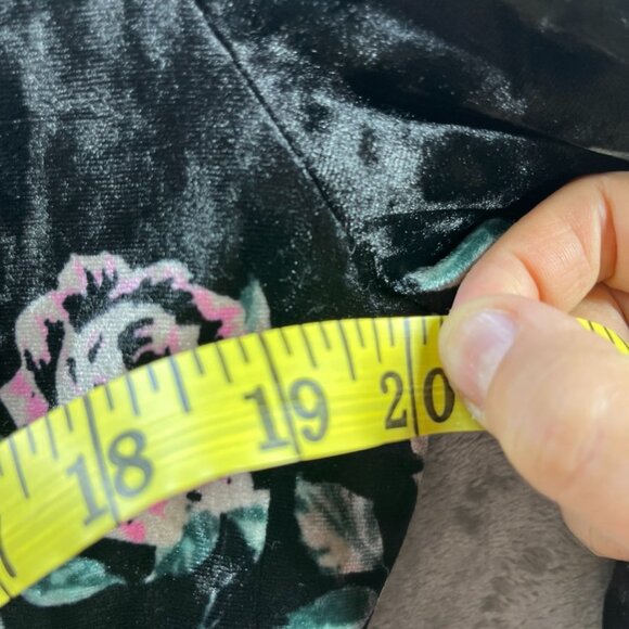 Tahari Blazer Womens 10 Black Floral Velvet Dark Preppy Academia Career - Picture 6 of 8